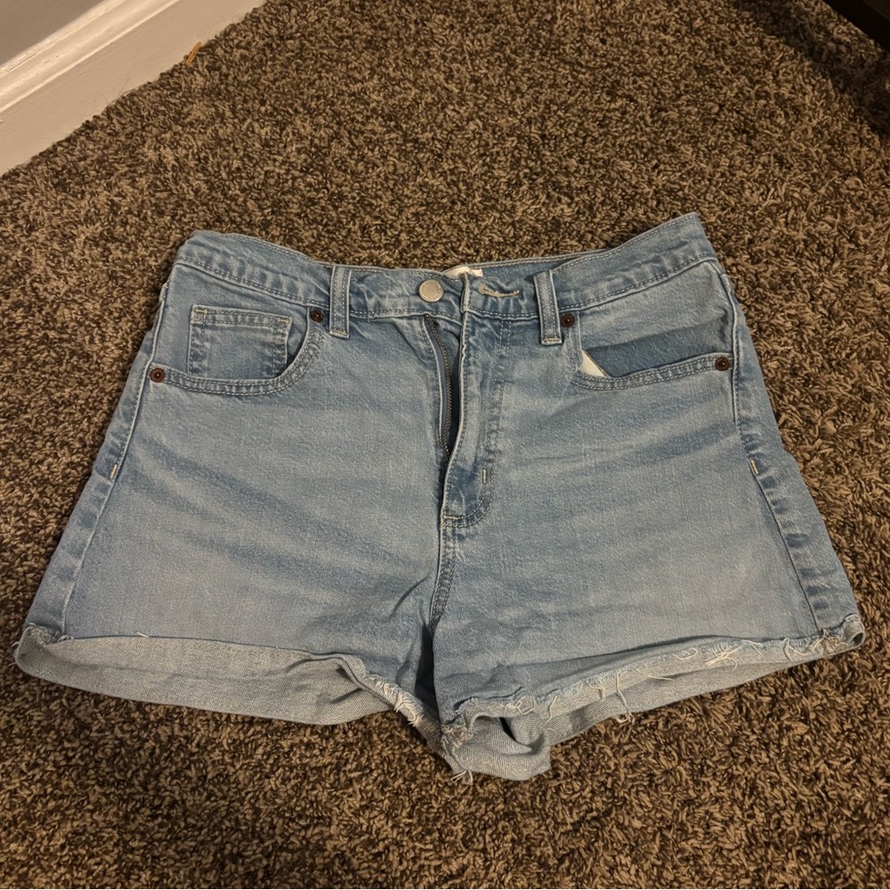 Universal Thread Light Blue Jean Shorts
90s cutoff shorts 
Could fit a 4